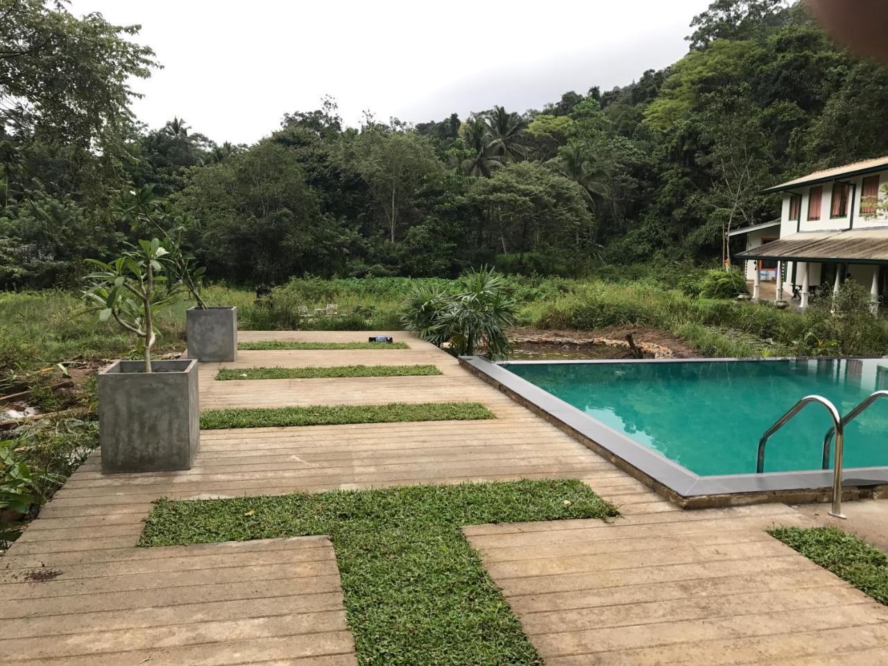 Sinharaja Hostel Deniyaya Bagian luar foto